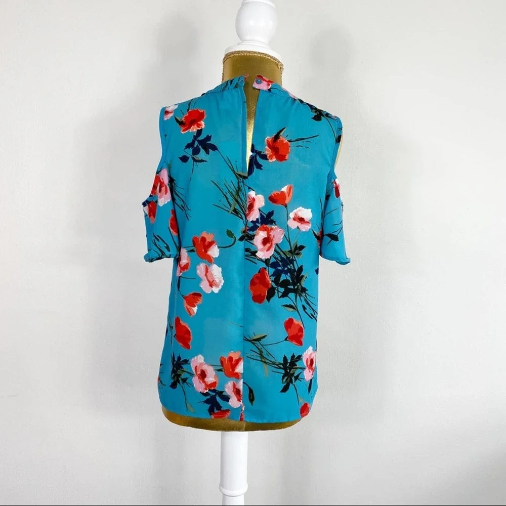 Japna top flower front keyhole cold shoulder S - Picture 3 of 6